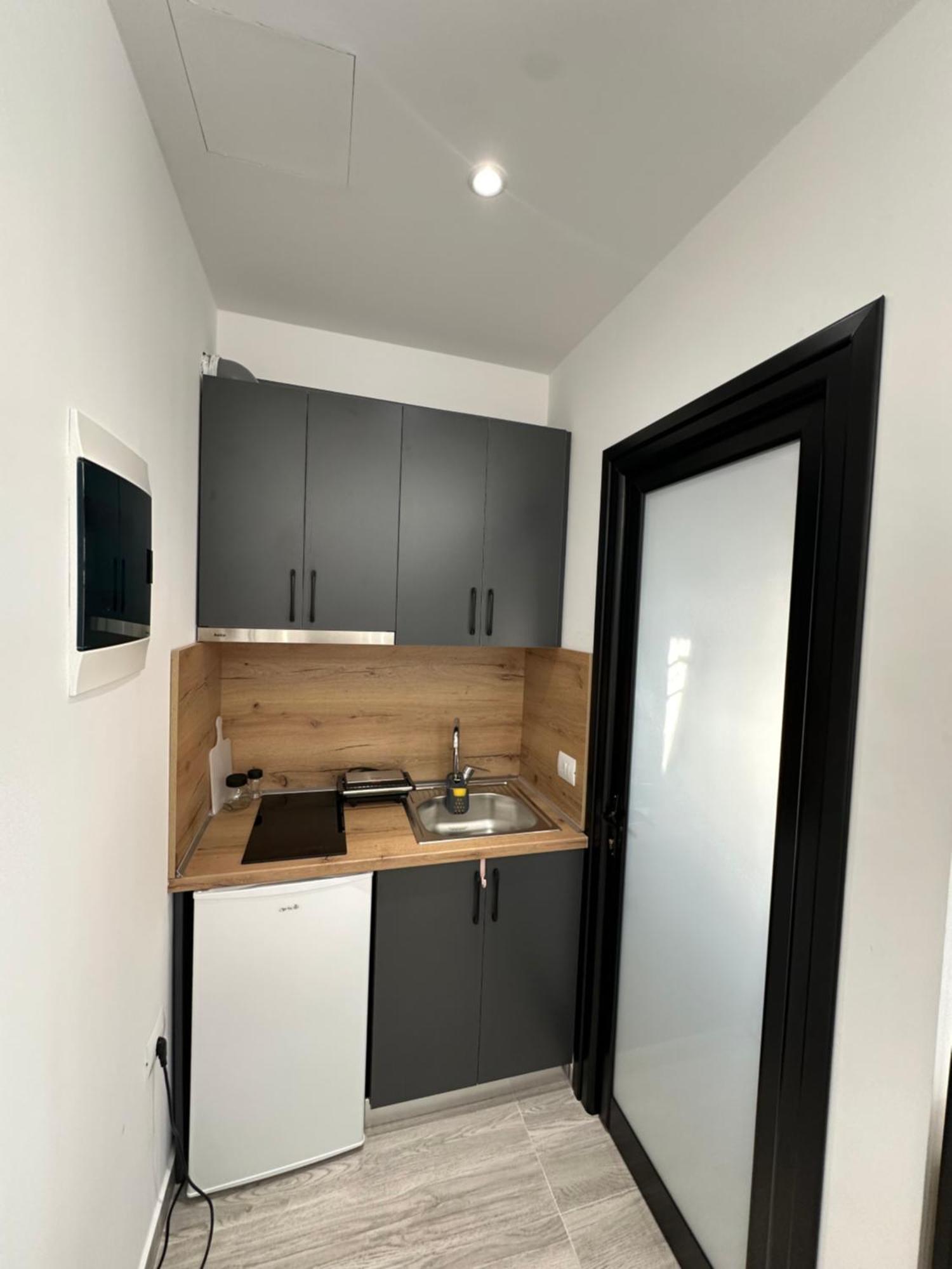 Io'S Apartments ساراندا المظهر الخارجي الصورة