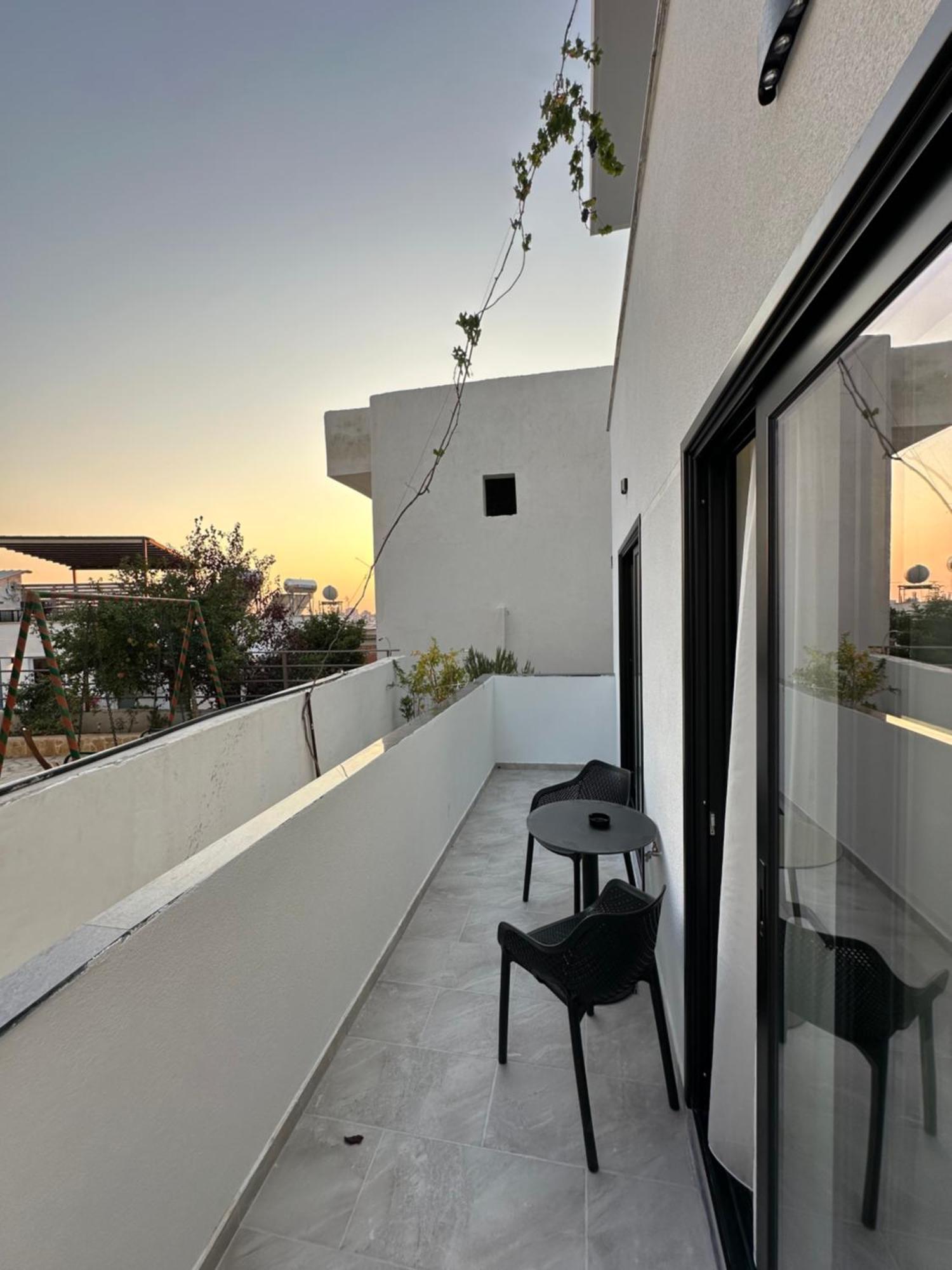 Io'S Apartments ساراندا المظهر الخارجي الصورة