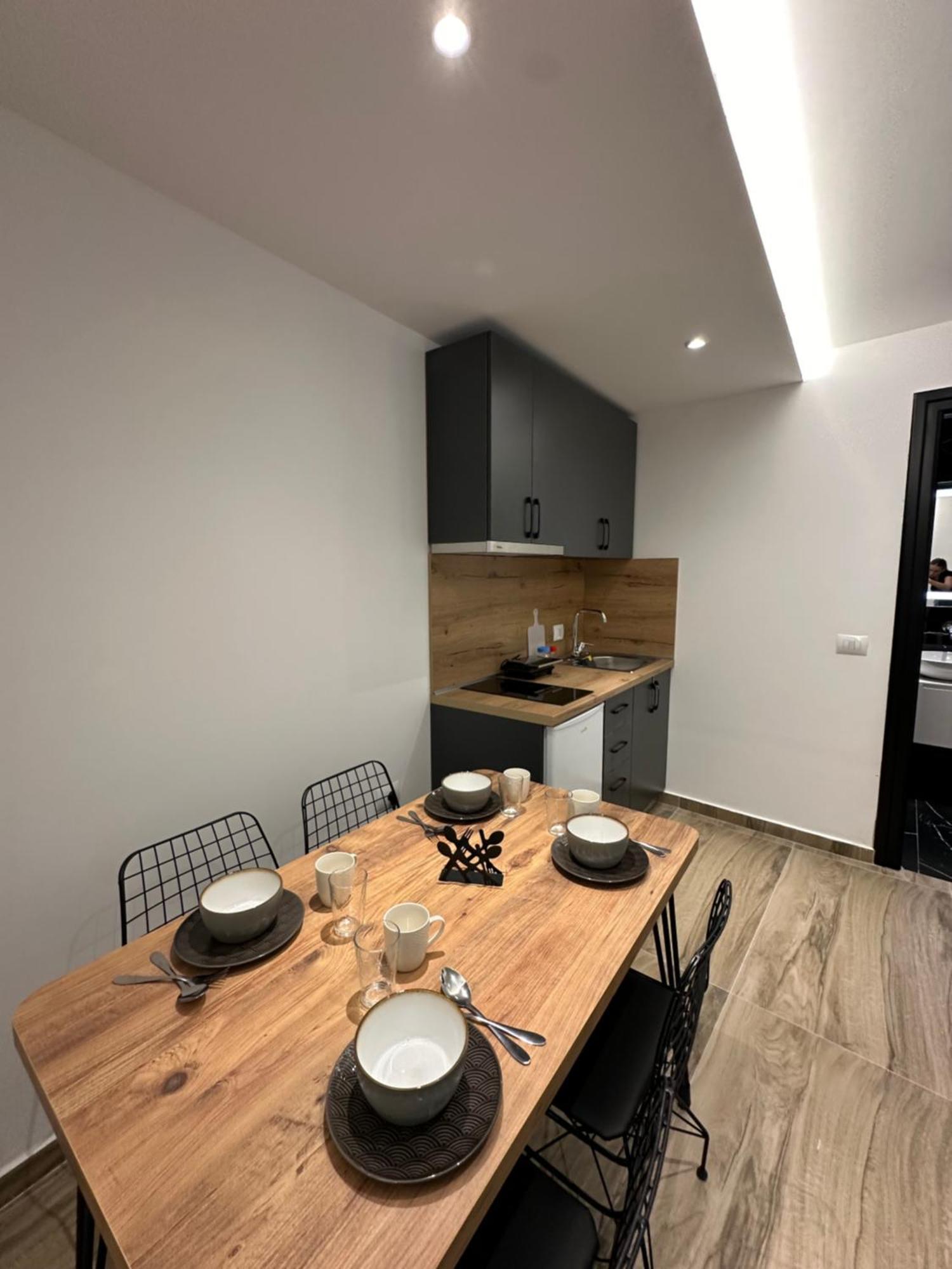 Io'S Apartments ساراندا المظهر الخارجي الصورة