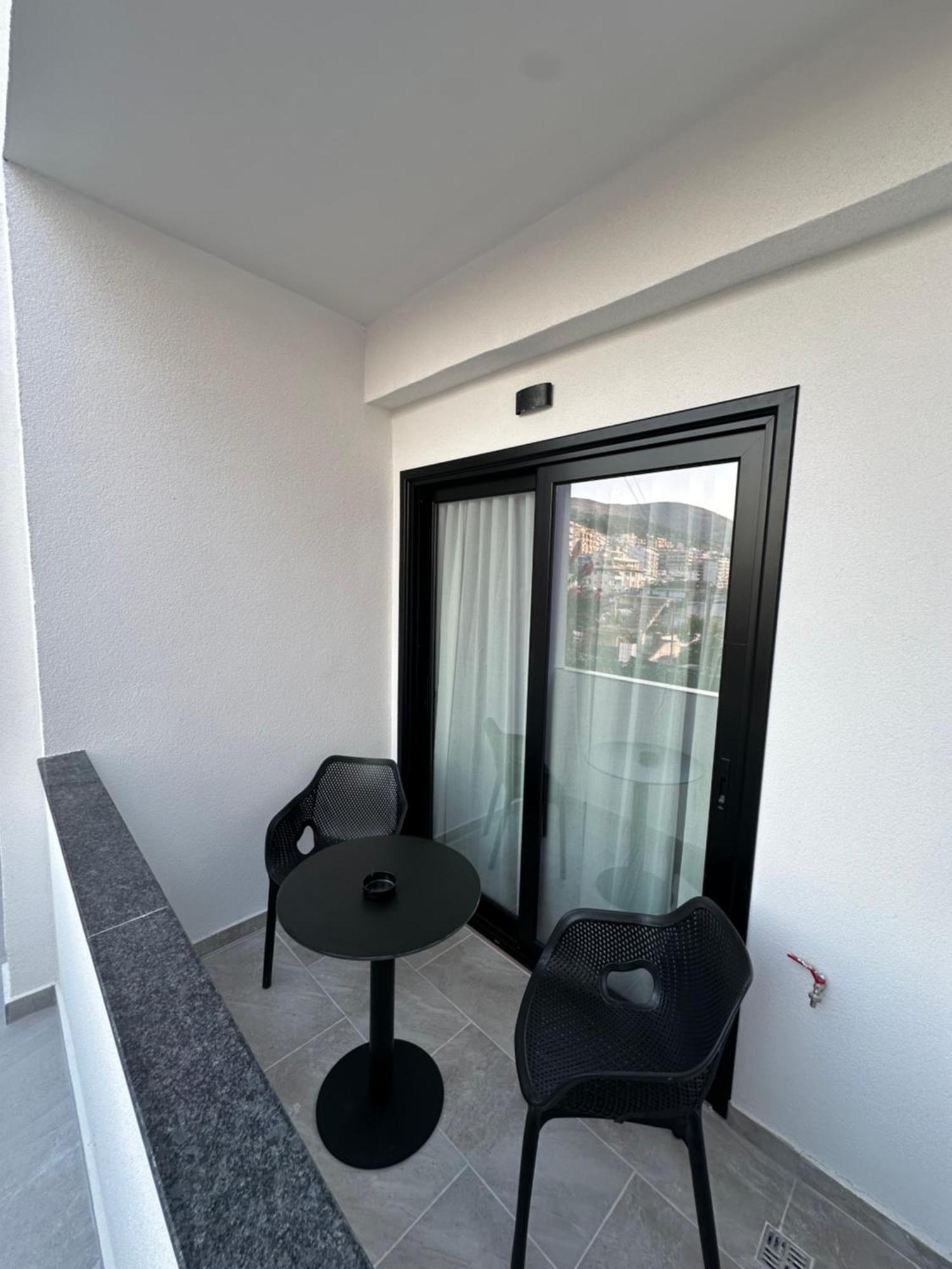Io'S Apartments ساراندا المظهر الخارجي الصورة